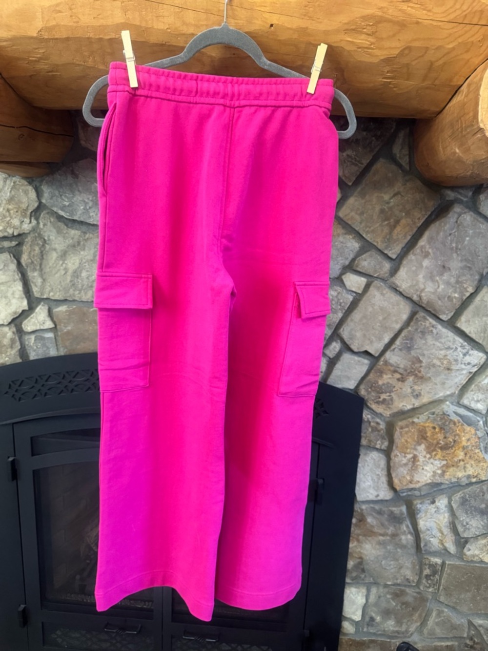 Rizen Fuschsia Cargo Sweatpants NWT